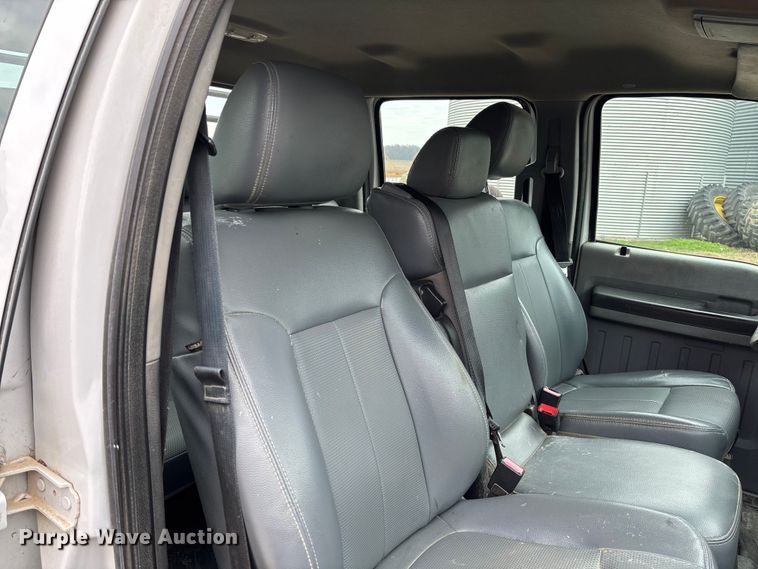 image for item EV3475 2013 Ford F350 Super Duty Crew Cab flatbed pickup truck