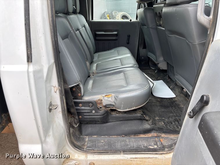 image for item EV3475 2013 Ford F350 Super Duty Crew Cab flatbed pickup truck