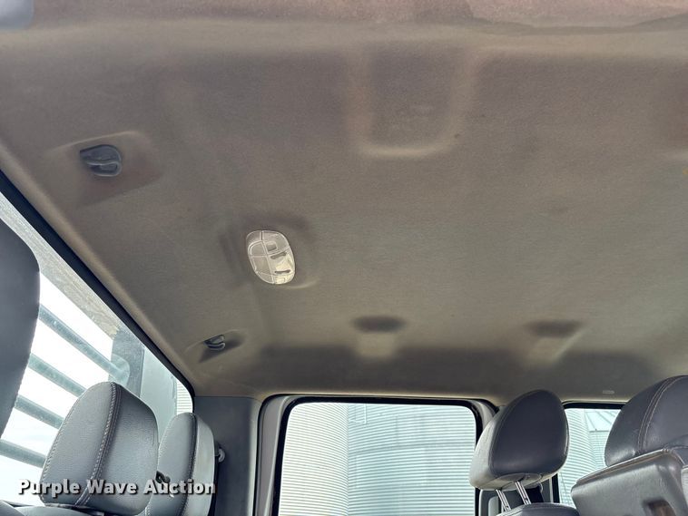 image for item EV3475 2013 Ford F350 Super Duty Crew Cab flatbed pickup truck