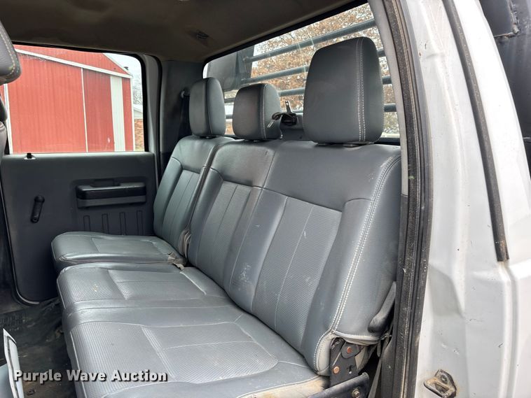 image for item EV3475 2013 Ford F350 Super Duty Crew Cab flatbed pickup truck