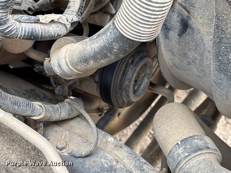 image for item EV3475 2013 Ford F350 Super Duty Crew Cab flatbed pickup truck