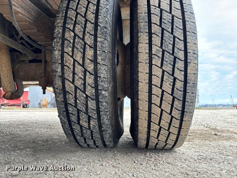 image for item EV3475 2013 Ford F350 Super Duty Crew Cab flatbed pickup truck