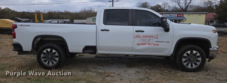 image for item EV4397 2022 Chevrolet Silverado 2500HD Crew Cab pickup truck