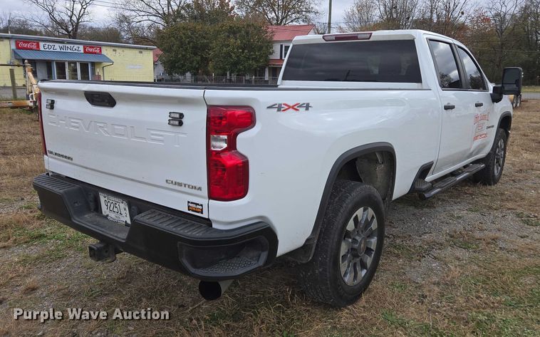 image for item EV4397 2022 Chevrolet Silverado 2500HD Crew Cab pickup truck