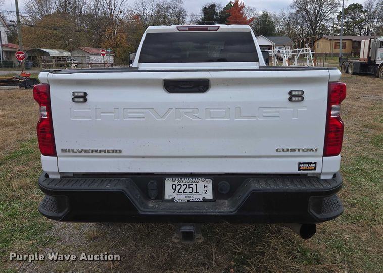image for item EV4397 2022 Chevrolet Silverado 2500HD Crew Cab pickup truck