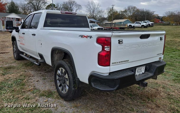 image for item EV4397 2022 Chevrolet Silverado 2500HD Crew Cab pickup truck
