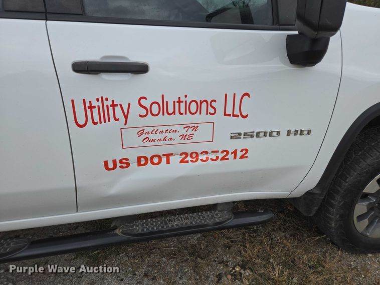 image for item EV4397 2022 Chevrolet Silverado 2500HD Crew Cab pickup truck