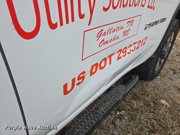 image for item EV4397 2022 Chevrolet Silverado 2500HD Crew Cab pickup truck