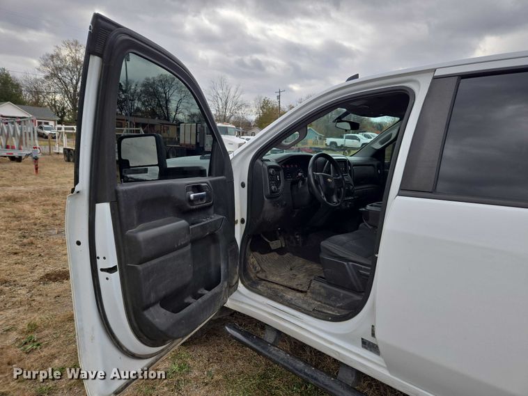 image for item EV4397 2022 Chevrolet Silverado 2500HD Crew Cab pickup truck