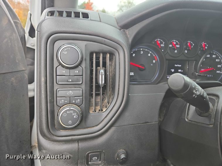 image for item EV4397 2022 Chevrolet Silverado 2500HD Crew Cab pickup truck