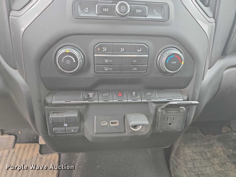 image for item EV4397 2022 Chevrolet Silverado 2500HD Crew Cab pickup truck