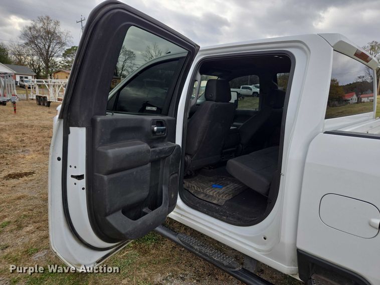 image for item EV4397 2022 Chevrolet Silverado 2500HD Crew Cab pickup truck