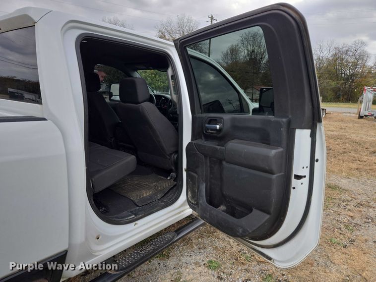 image for item EV4397 2022 Chevrolet Silverado 2500HD Crew Cab pickup truck