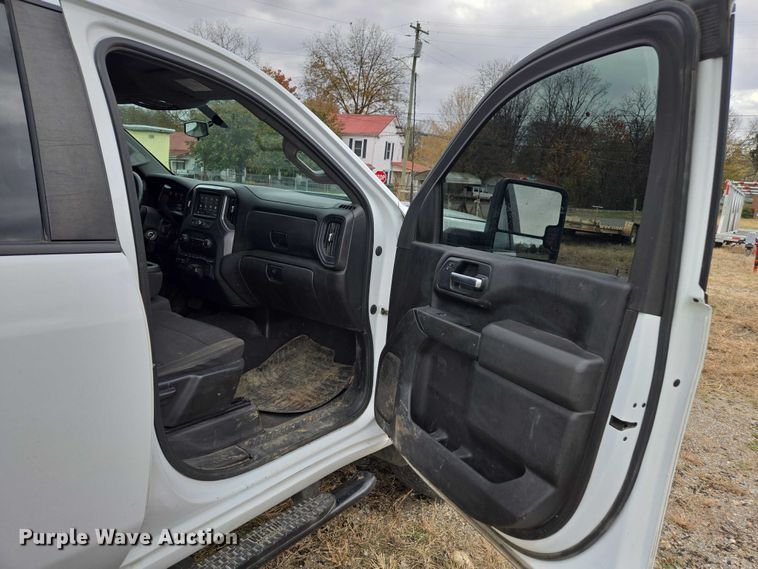 image for item EV4397 2022 Chevrolet Silverado 2500HD Crew Cab pickup truck