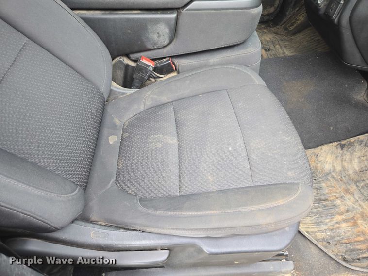 image for item EV4397 2022 Chevrolet Silverado 2500HD Crew Cab pickup truck