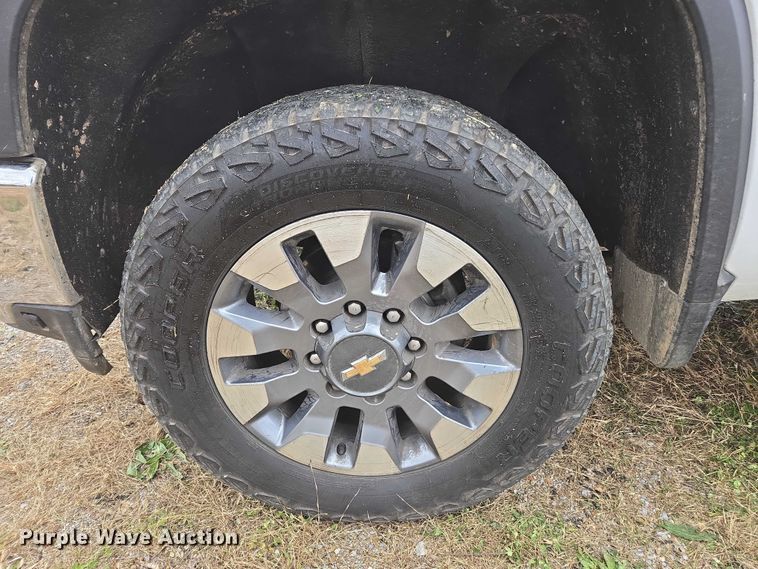 image for item EV4397 2022 Chevrolet Silverado 2500HD Crew Cab pickup truck