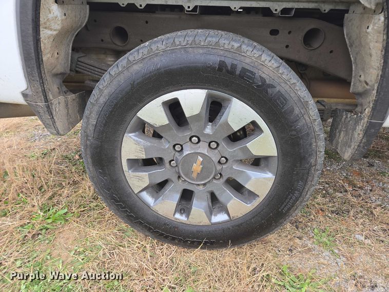 image for item EV4397 2022 Chevrolet Silverado 2500HD Crew Cab pickup truck