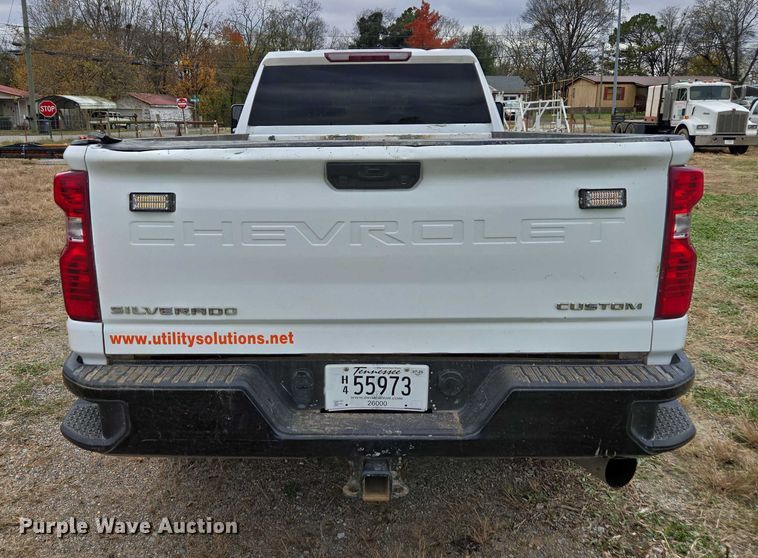 image for item EV4398 2022 Chevrolet Silverado 2500HD Crew Cab pickup truck
