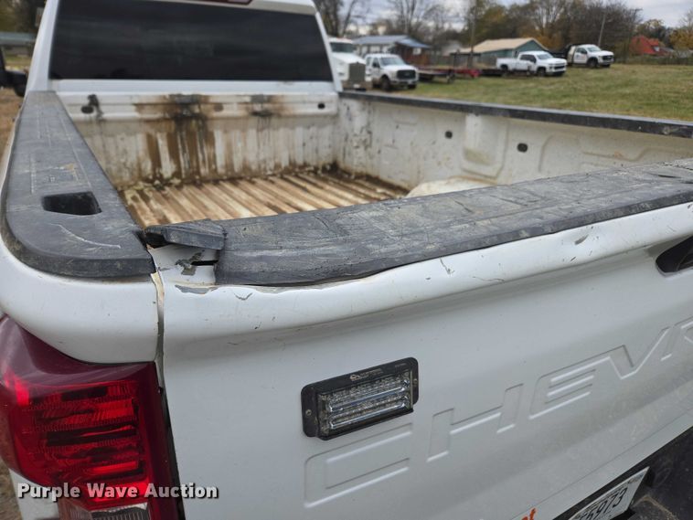 image for item EV4398 2022 Chevrolet Silverado 2500HD Crew Cab pickup truck