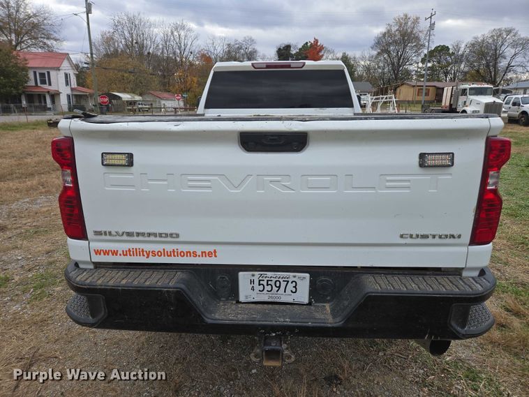 image for item EV4398 2022 Chevrolet Silverado 2500HD Crew Cab pickup truck