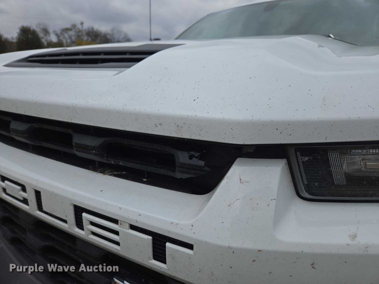 image for item EV4398 2022 Chevrolet Silverado 2500HD Crew Cab pickup truck