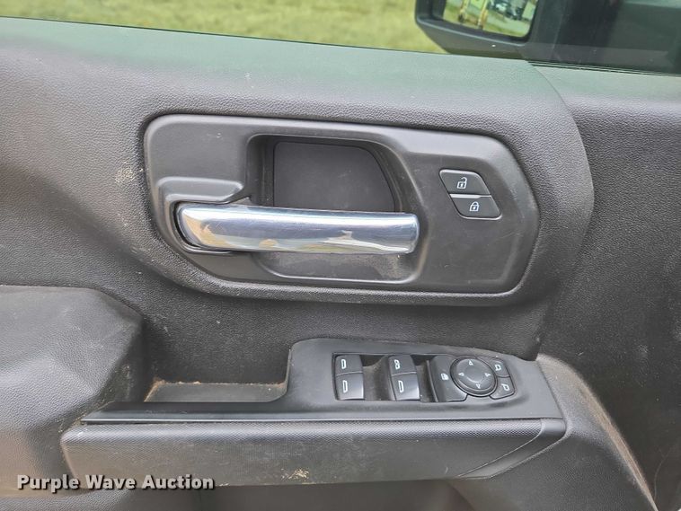 image for item EV4398 2022 Chevrolet Silverado 2500HD Crew Cab pickup truck