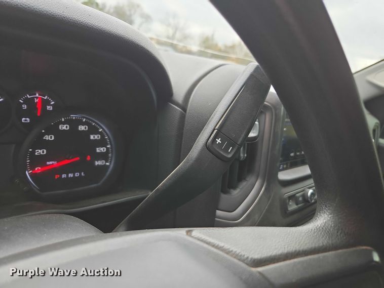 image for item EV4398 2022 Chevrolet Silverado 2500HD Crew Cab pickup truck