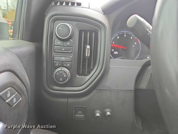 image for item EV4398 2022 Chevrolet Silverado 2500HD Crew Cab pickup truck