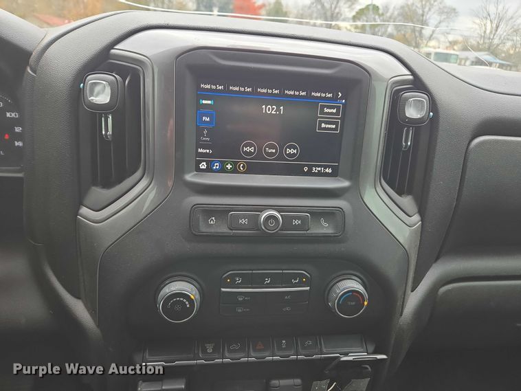 image for item EV4398 2022 Chevrolet Silverado 2500HD Crew Cab pickup truck