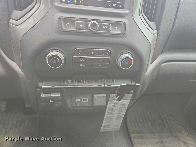 image for item EV4398 2022 Chevrolet Silverado 2500HD Crew Cab pickup truck