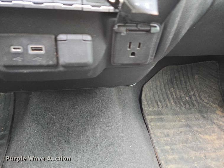 image for item EV4398 2022 Chevrolet Silverado 2500HD Crew Cab pickup truck