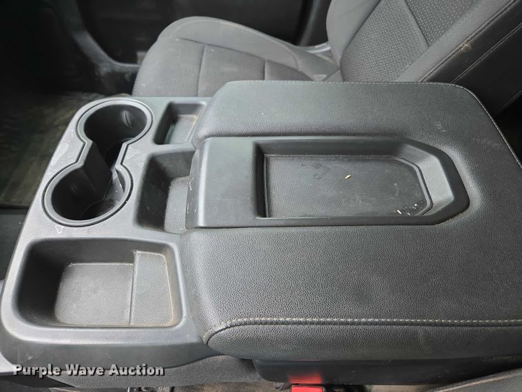 image for item EV4398 2022 Chevrolet Silverado 2500HD Crew Cab pickup truck
