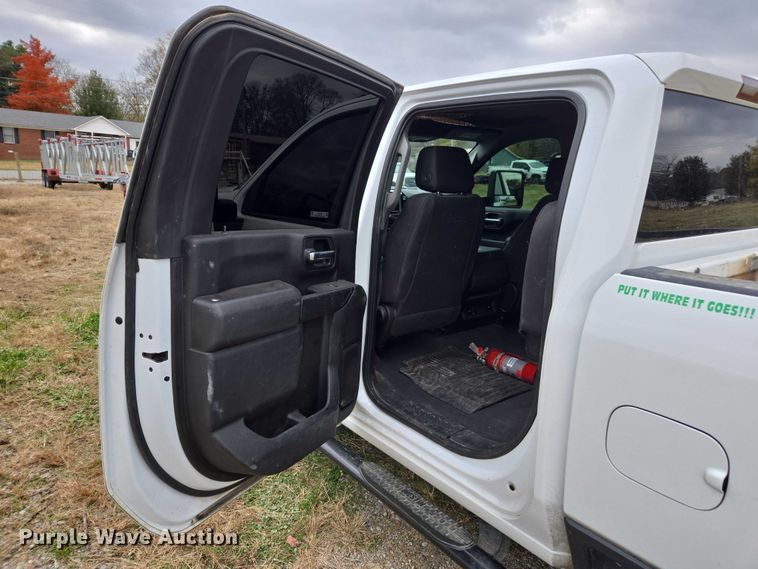 image for item EV4398 2022 Chevrolet Silverado 2500HD Crew Cab pickup truck