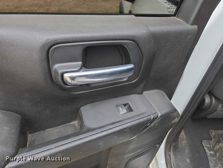 image for item EV4398 2022 Chevrolet Silverado 2500HD Crew Cab pickup truck