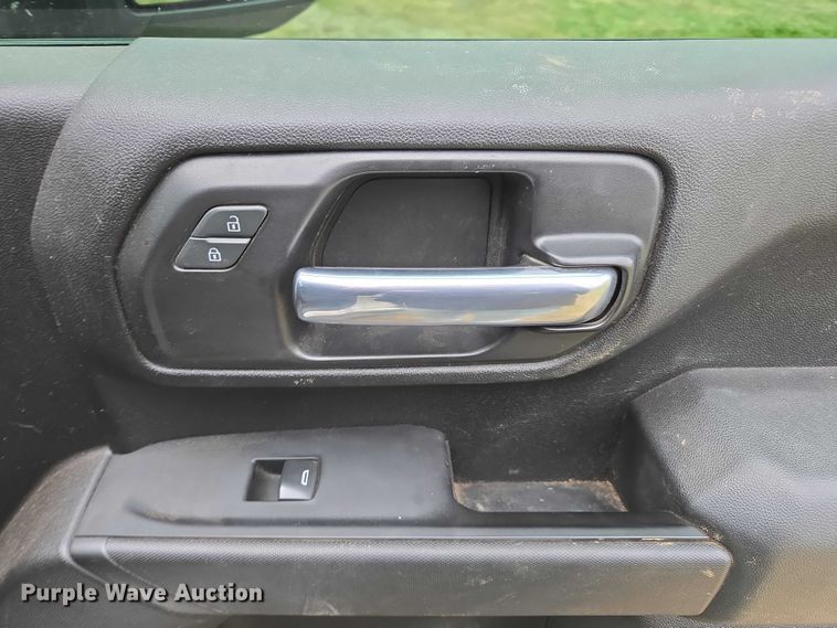 image for item EV4398 2022 Chevrolet Silverado 2500HD Crew Cab pickup truck