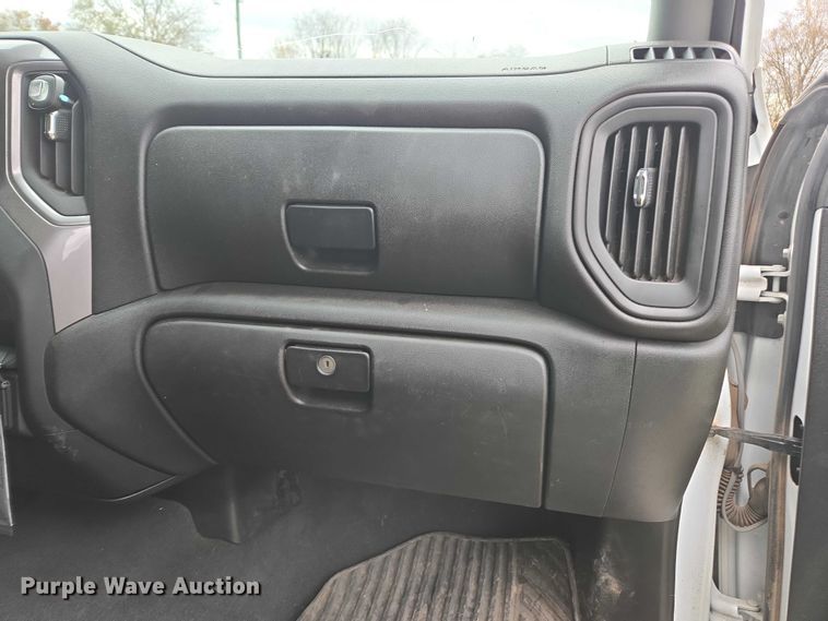 image for item EV4398 2022 Chevrolet Silverado 2500HD Crew Cab pickup truck