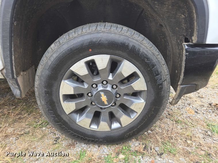 image for item EV4398 2022 Chevrolet Silverado 2500HD Crew Cab pickup truck