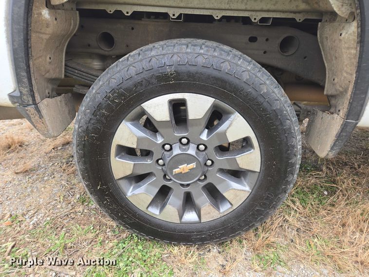 image for item EV4398 2022 Chevrolet Silverado 2500HD Crew Cab pickup truck