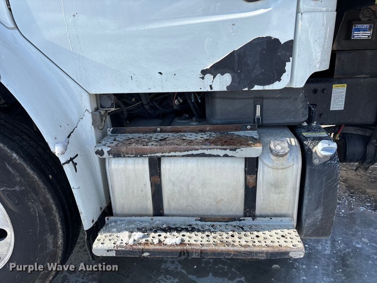 image for item FG1502 2013 Freightliner Business Class M2 dump truck