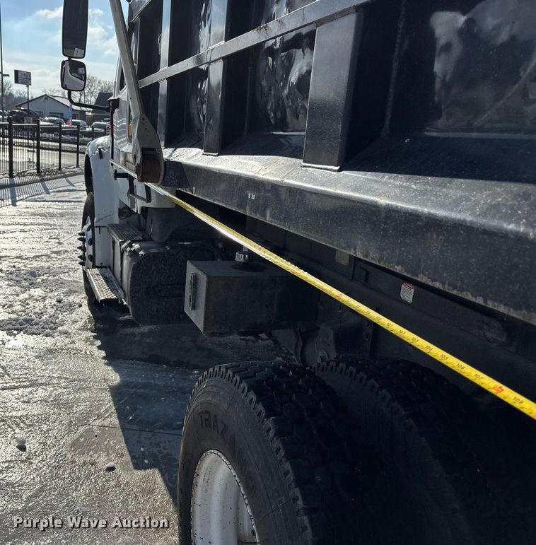 image for item FG1502 2013 Freightliner Business Class M2 dump truck