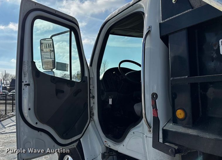 image for item FG1502 2013 Freightliner Business Class M2 dump truck