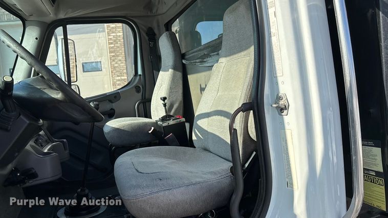 image for item FG1502 2013 Freightliner Business Class M2 dump truck