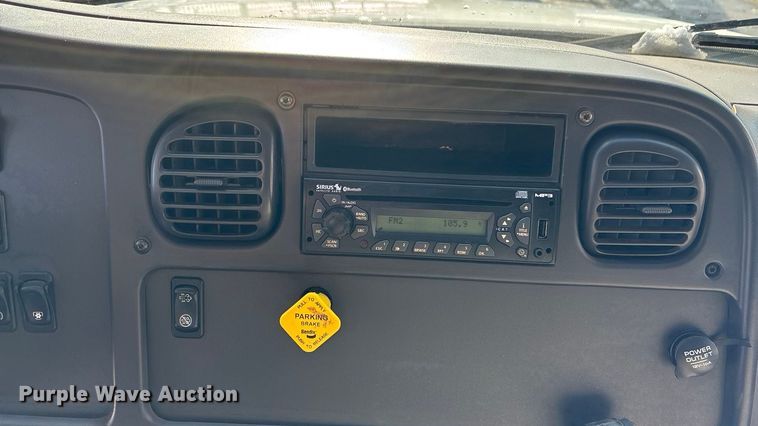 image for item FG1502 2013 Freightliner Business Class M2 dump truck