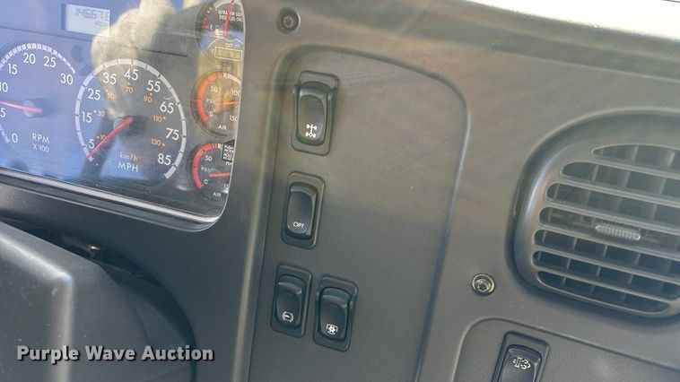 image for item FG1502 2013 Freightliner Business Class M2 dump truck