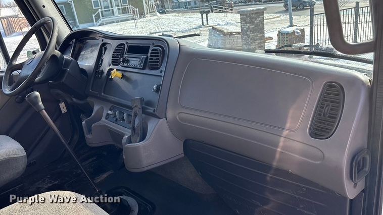 image for item FG1502 2013 Freightliner Business Class M2 dump truck