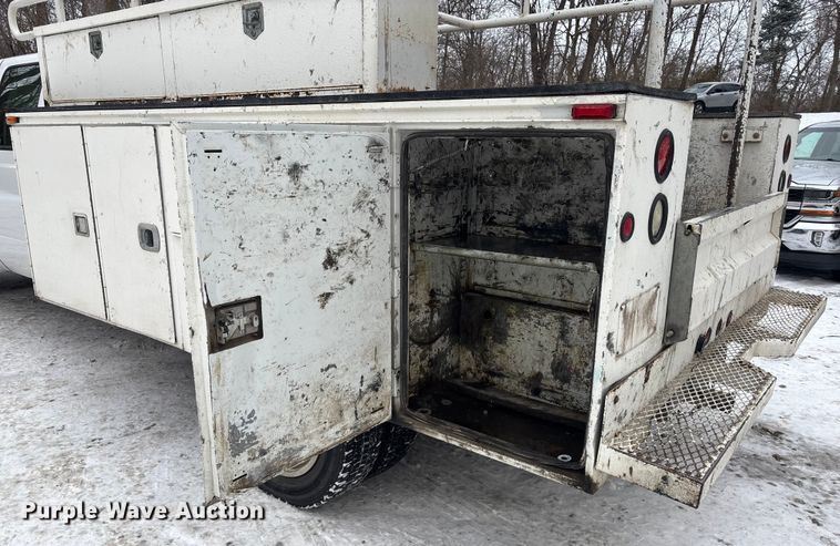 image for item FG1504 2008 Ford F550 Super Duty utility / service truck