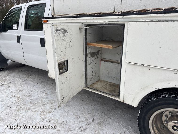 image for item FG1504 2008 Ford F550 Super Duty utility / service truck