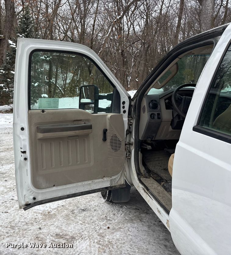 image for item FG1504 2008 Ford F550 Super Duty utility / service truck