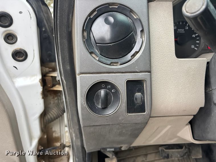 image for item FG1504 2008 Ford F550 Super Duty utility / service truck