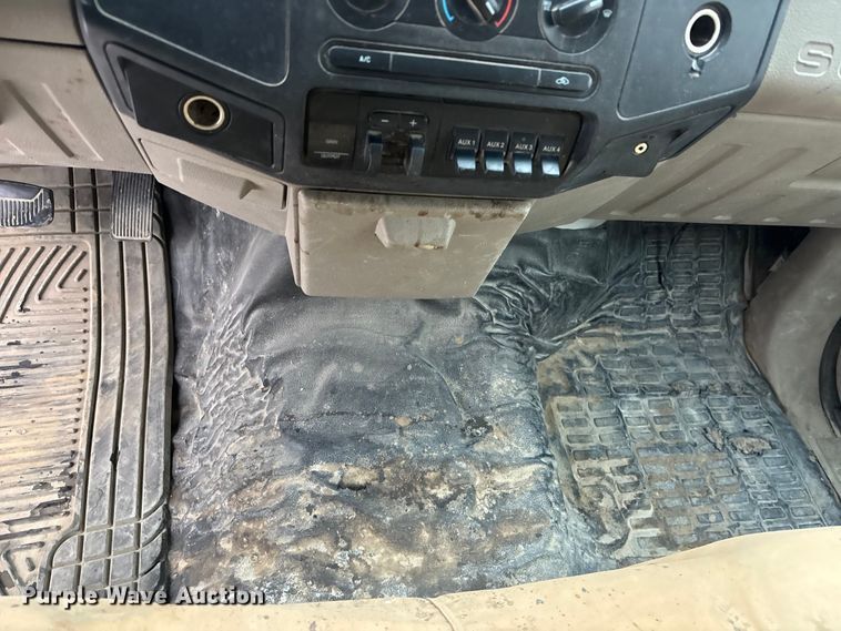 image for item FG1504 2008 Ford F550 Super Duty utility / service truck